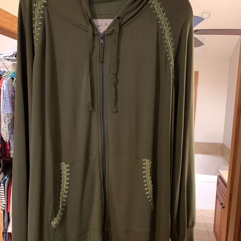 Envy’s Tree hooded sweatshirt size 2XL